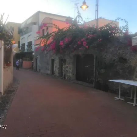 Residenza Ammiraglio Filippo 瓦里格提